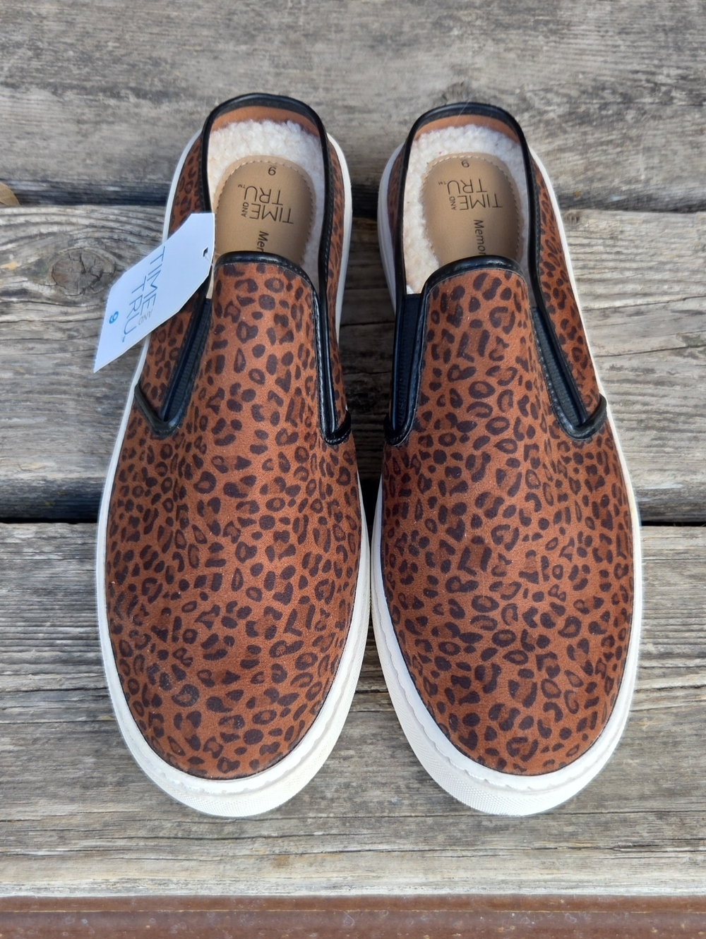 NWT Leopard Slip-on Memory Foam Fuzzy Sherpa Lined Women's Mule Shoes Size 9